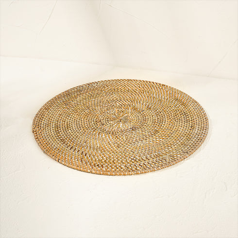 cream placemats